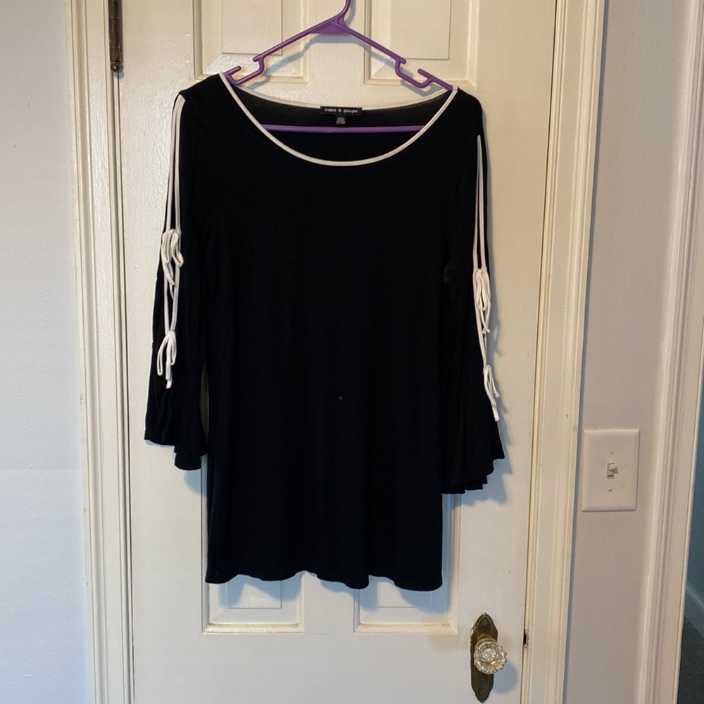 Women’s Black Top- size medium